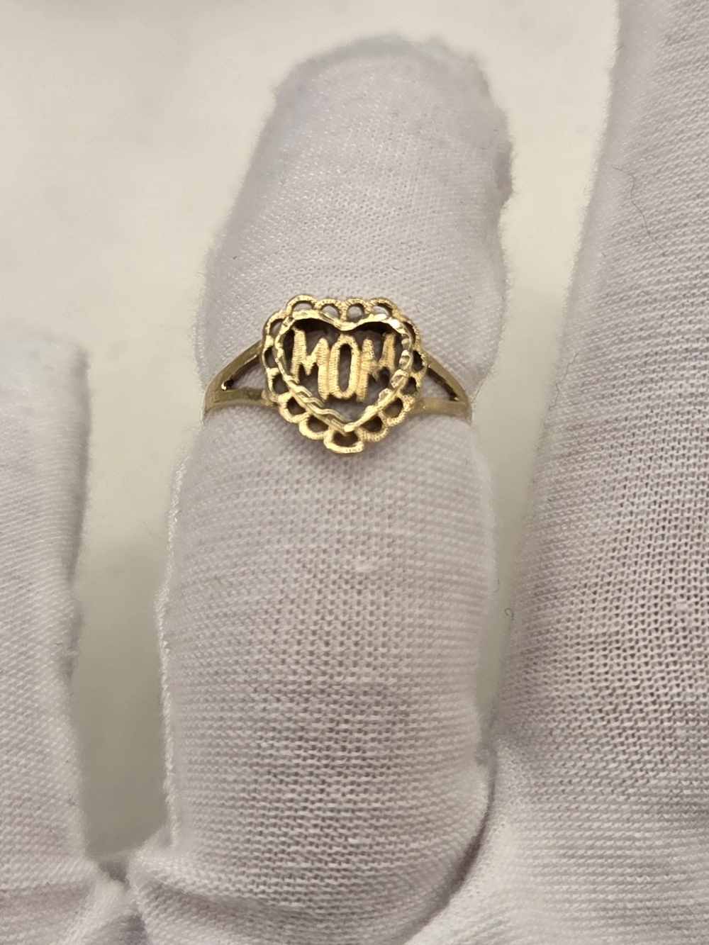 10k Gold 'MOM' Heart Ring - Women's Jewelry